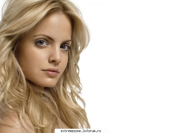 Post Your Hottest Chick - mena suvari.putini ati auzit de ea - FORUM GAMES