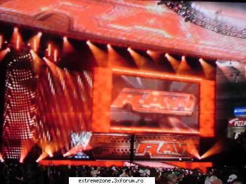 eu stiu ca smackdown vs raw nu a aparut pentru pc  :nono: poate nds am shi eu nds smackdown vs raw